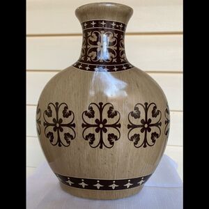Vintage light/dark brown decorative vase, 12 x 10 in. Good vintage condition